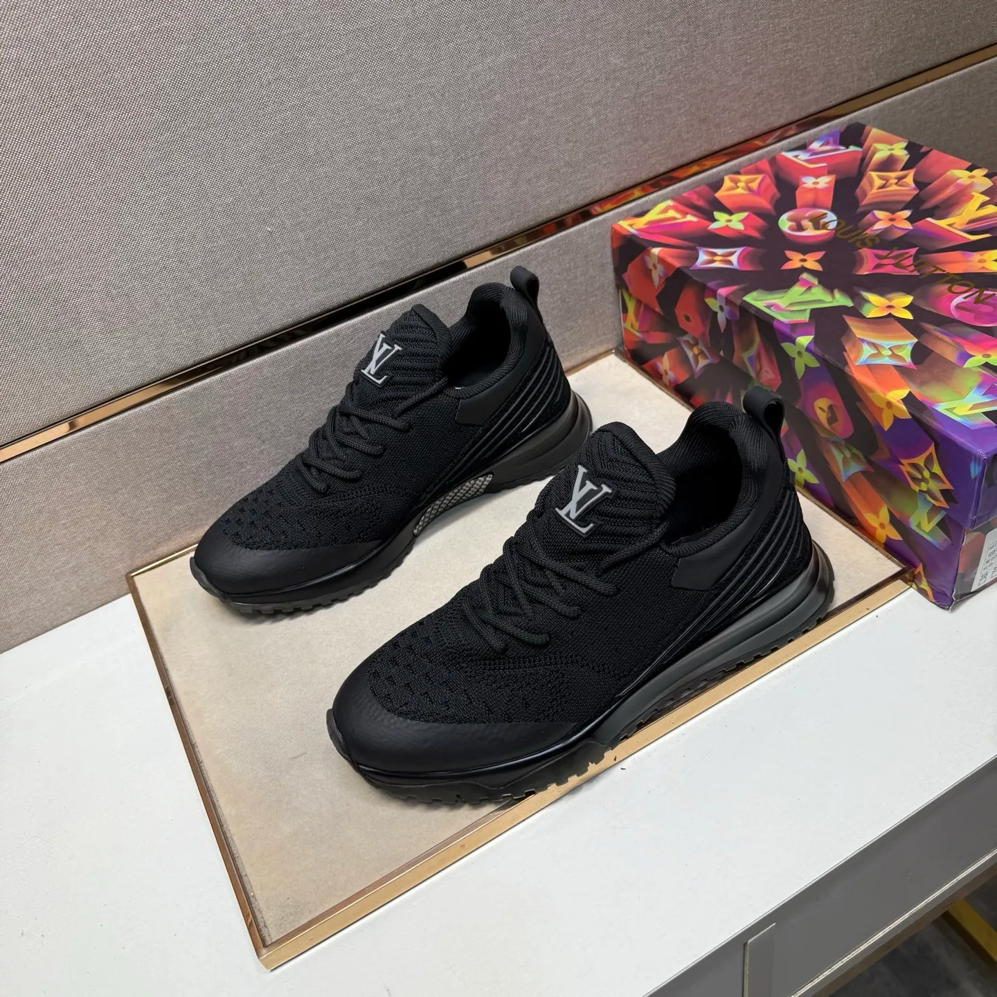 ⬛️Men's shoes 💰p480 [LV～] Men's casual shoes 2025z cabinet sales simultaneously 🔶Size: 38-44 #️⃣ 🔷4 colors🔜The upper is made of multi-material splicing➕Mesh lining, comfortable and breathable, sole: original comfortable and wear-resistant outsole, ⚠️real thing📱photographed🎬real thing is better📢📢📢